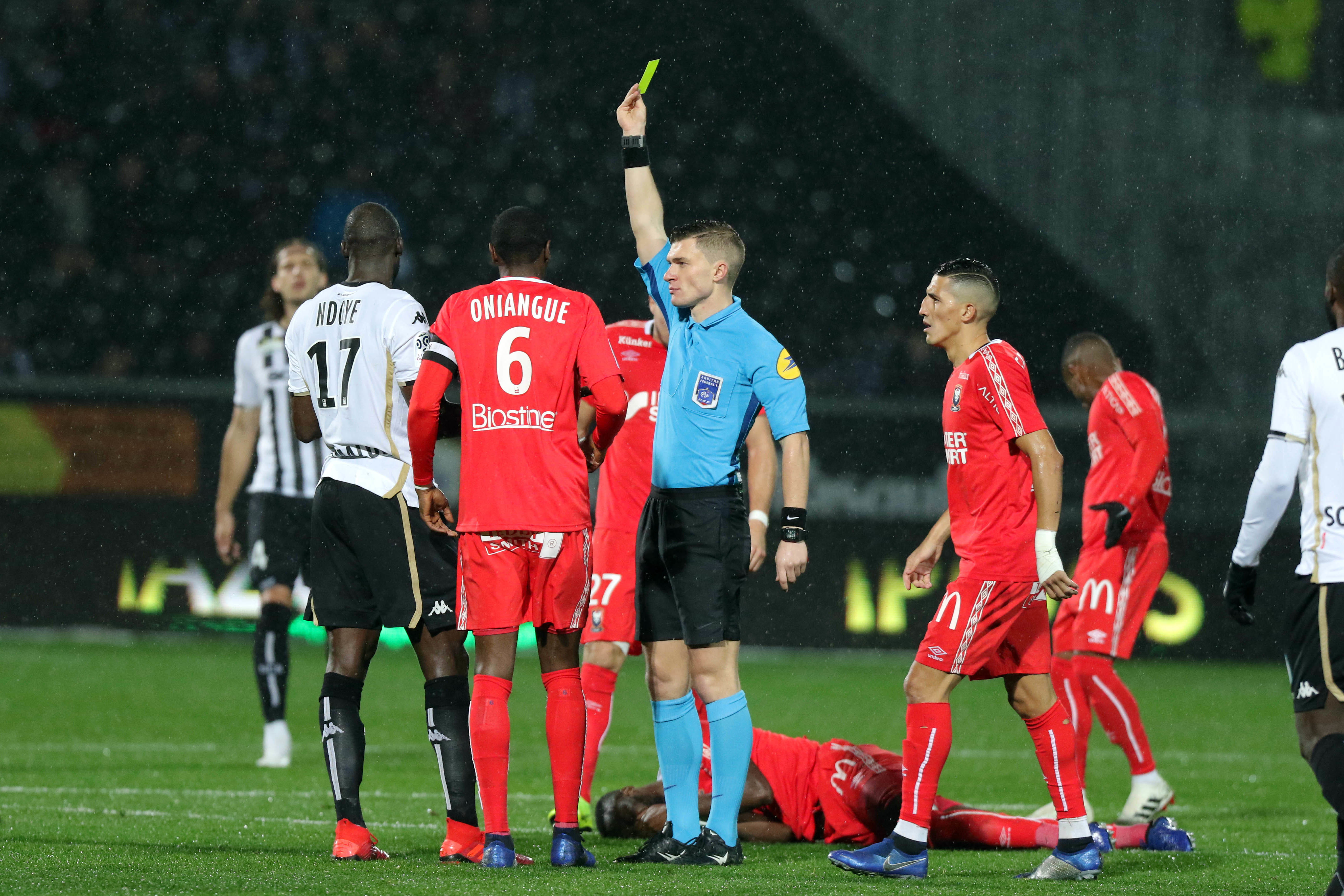 Willy Delajod Arbitre De SM Caen FC Nantes Infos Match Billet SMC