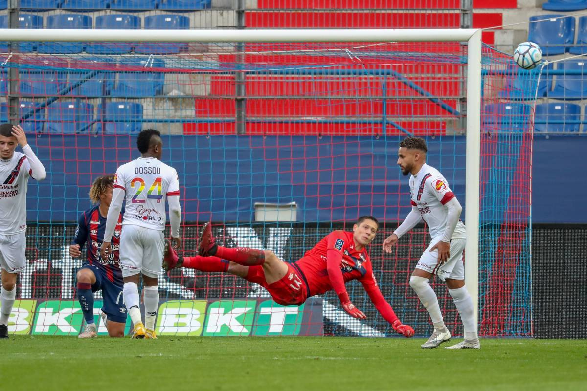 J38 - SM Caen / Clermont Foot : l'album-photo | Résumé de ...