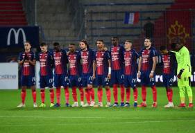 Les joueurs du Stade Malherbe et le public de d'Ornano ont respecté une minute de silence avant la rencontre d'hier soir