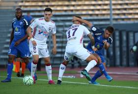 Jessy Deminguet et les caennais ont réussi à mener au score face aux Chamois Niortais avant de se faire rejoindre sur penalty (© Olivier Drilhon - Chamois Niortais FC)