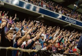 Plongez dans l'intimité du vestiaire Caennais en découvrant les coulisses des 3 premiers matchs de la saison