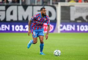 Yann M'Vila est le joueur de Ligue 2 BKT ayant réussi le plus de passes dans la moitié de terrain adverse