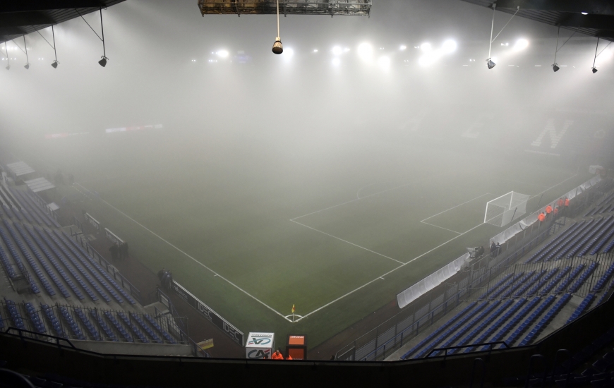 A cause du brouillard, la rencontre entre le Stade Malherbe et le FC Metz qui devait avoir lieu ce samedi soir est reportée à dimanche. Coup d'envoi à 14 h 30.