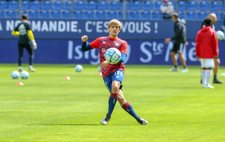 Professionnel depuis cette saison, Loup Hervieu a fait ses débuts à domicile face à l'AC Ajaccio en début de saison