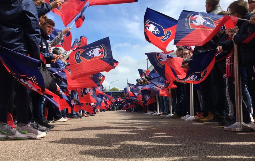 Les joueurs du Stade Malherbe Caen arriveront sur l'esplanade du stade Michel d'Ornano à partir de 13h15