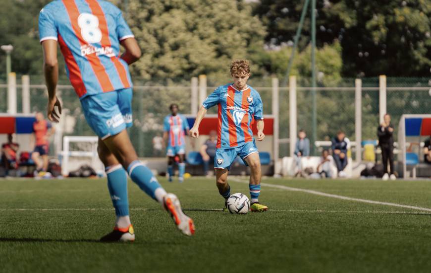 Gabin Tomé et l'équipe réserve se rendent sur la pelouse de l'AC Ajaccio dimanche après-midi en ouverture du championnat