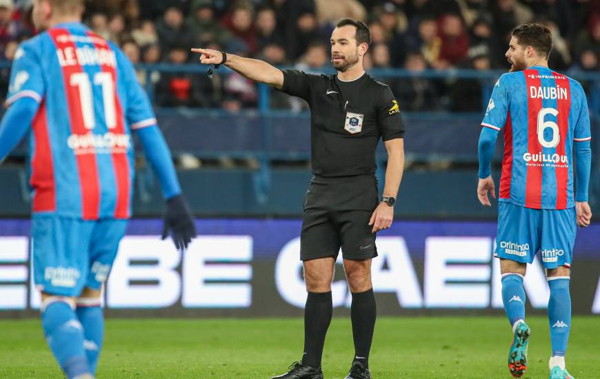 Aurélien Petit va arbitrer le Stade Malherbe Caen pour la troisième fois cette saison en Ligue 2 BKT