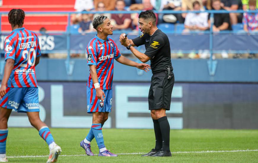 Pierre Gaillouste lors de la première journée de Ligue 2 BKT face au Paris FC au stade Michel d'Ornano