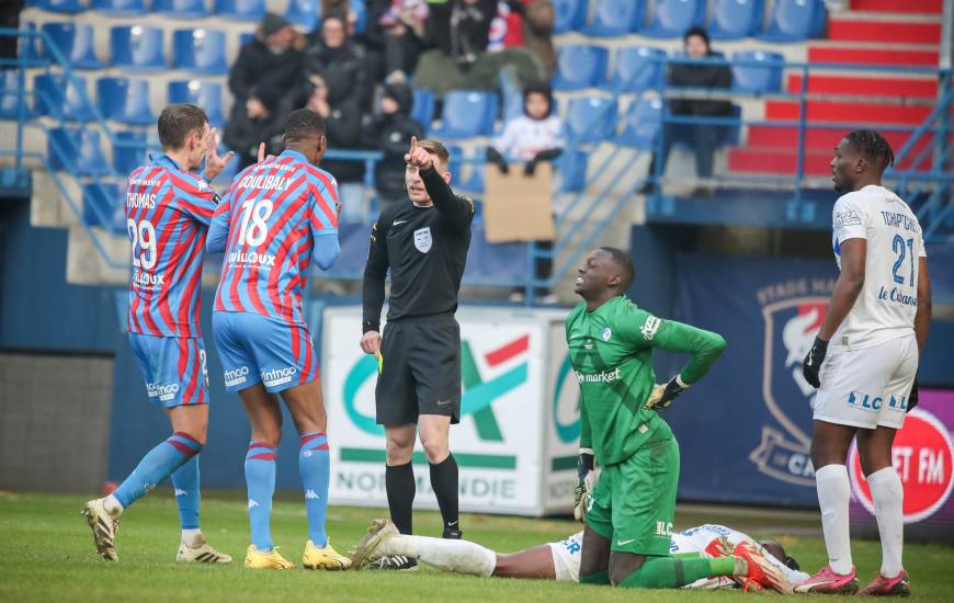 Kalifa Coulibaly va manquer quatre matchs de Ligue 2 BKT après son carton rouge reçu face à l'AC Ajaccio 