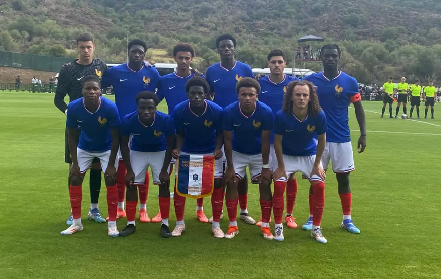 Léo Milliner et Tidiam Gomis sous les couleurs de l'Équipe de France avec la sélection U19