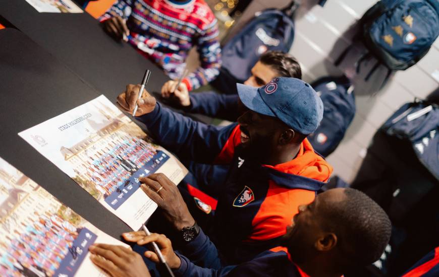 Les joueurs du Stade Malherbe Caen sont à retrouver en séance de dédicaces mercredi à la boutique officielle